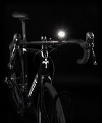 světlo přední FORCE FLUX 550LM USB černé