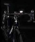 světlo přední FORCE GLINT 1600LM USB, powerbanka