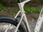 AUTHOR Guru 1.0 2025 54 titan-matná/černá Gravel kolo