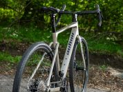 AUTHOR Guru 1.0 2025 54 titan-matná/černá Gravel kolo