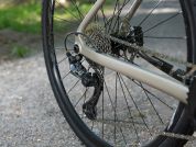 AUTHOR Guru 1.0 2025 57 titan-matná/černá Gravel kolo