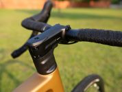 AUTHOR Guru 2.0 2025 48 zlatá-matná/černá Gravel kolo