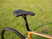 AUTHOR Guru 2.0 2025 51 zlatá-matná/černá Gravel kolo