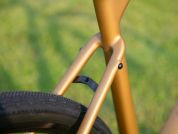 AUTHOR Guru 2.0 2025 57 zlatá-matná/černá Gravel kolo