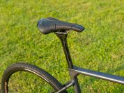 AUTHOR Guru 3.0 2025 54 šedá-matná/černá Gravel kolo