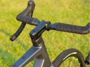 AUTHOR Guru 3.0 2025 54 šedá-matná/černá Gravel kolo