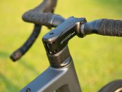 AUTHOR Guru 3.0 2025 54 šedá-matná/černá Gravel kolo