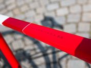 AUTHOR Charisma 55i 2025-26 55 červená/bílá/stříbrná silniční kolo