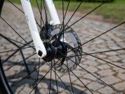 AUTHOR Charisma 66i 2025-26 50 bílá/stříbrná silniční kolo