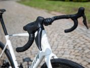 AUTHOR Charisma 66i 2025-26 50 bílá/stříbrná silniční kolo