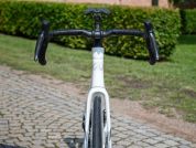 AUTHOR Charisma 66i 2025-26 50 bílá/stříbrná silniční kolo