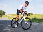 AUTHOR Charisma 66i 2025-26 50 bílá/stříbrná silniční kolo