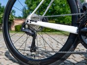 AUTHOR Charisma 66i 2025-26 50 bílá/stříbrná silniční kolo